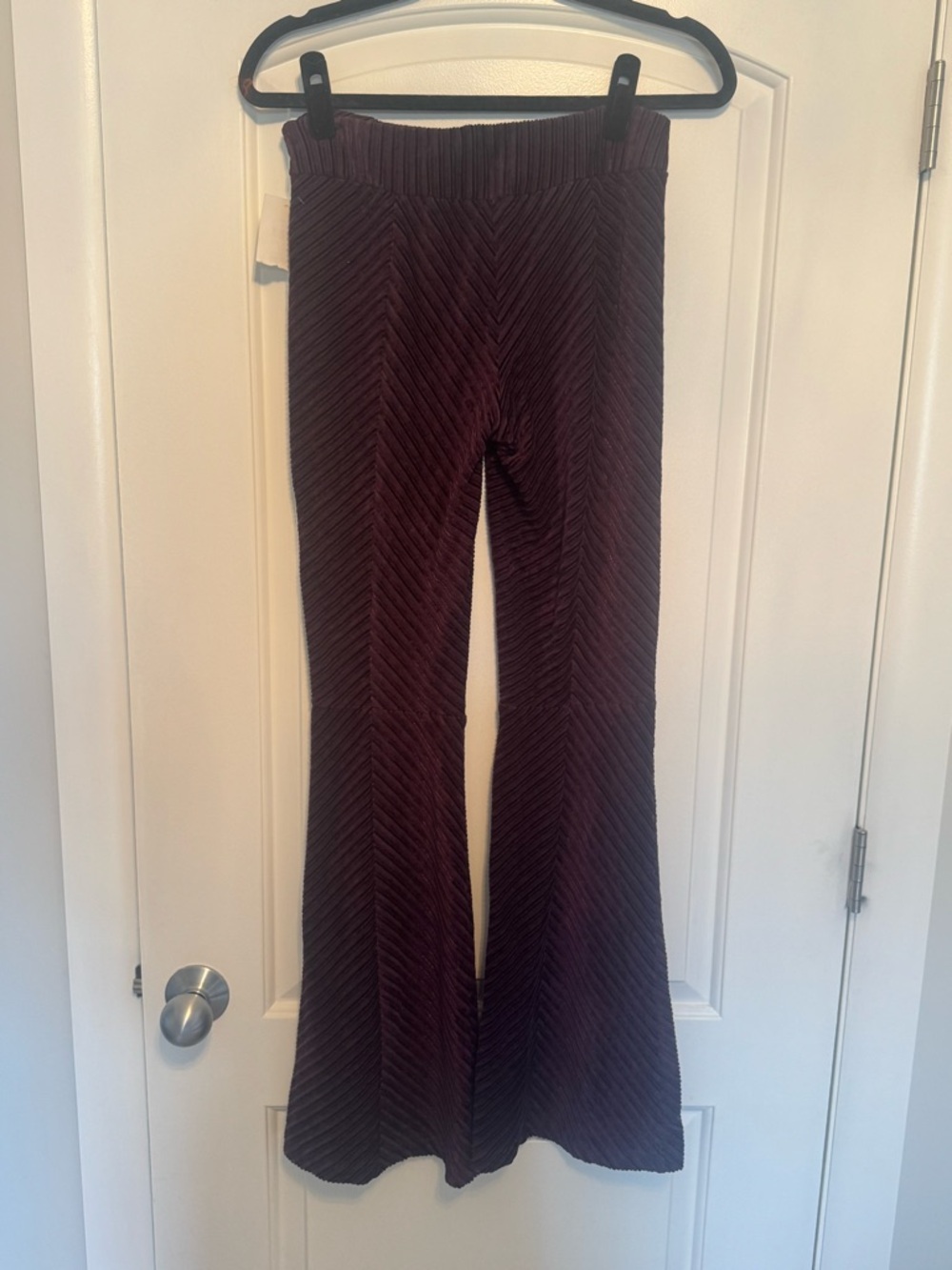 Free People Penny Pull On Velvet Pant in Vintage Grape XS - Picture 4 of 6